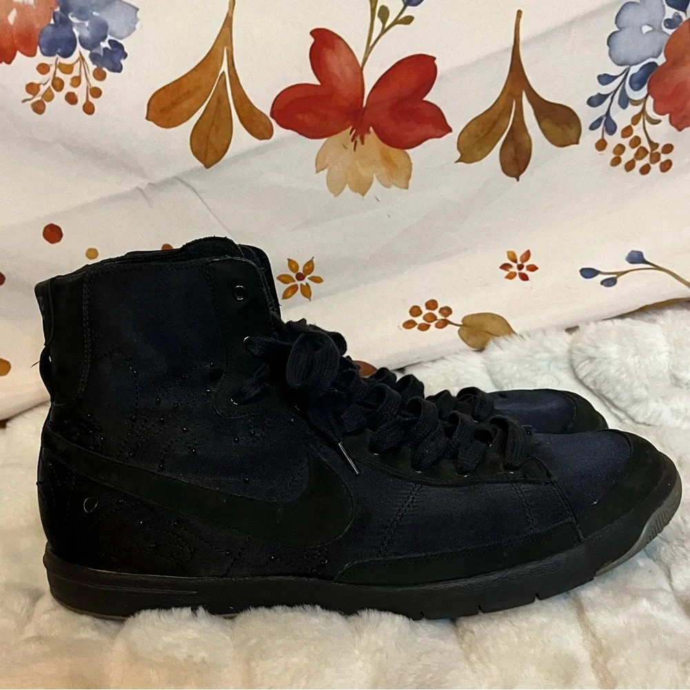 Rare Nike Women’s 11 2006/2007 Silky Beaded Rhinestone Fashion High Top Sneakers